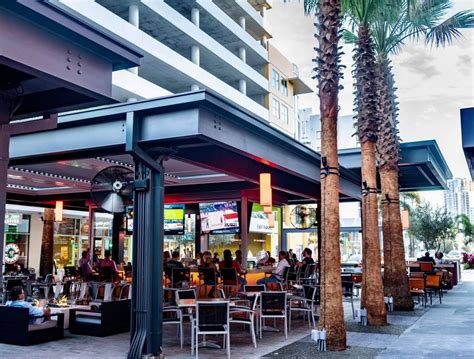 channelside restaurants on the water